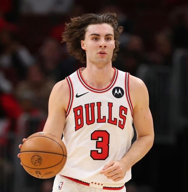 优德平台 -转会期欧超杯传出新动向，芝加哥公牛远射贴柱，管理层表态——引发热议，年轻球员得到机会 